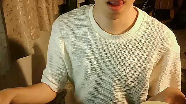 KYU890428 online show from April 9, 2026, 5:07 pm