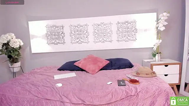 Snapshot of iriis_rosse chatting on February 7, 2025, 8:53 pm iriis rosse online show from February 7, 2025, 8:53 pm