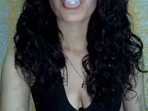Horny honey69 online show from September 24, 2025, 2:31 pm