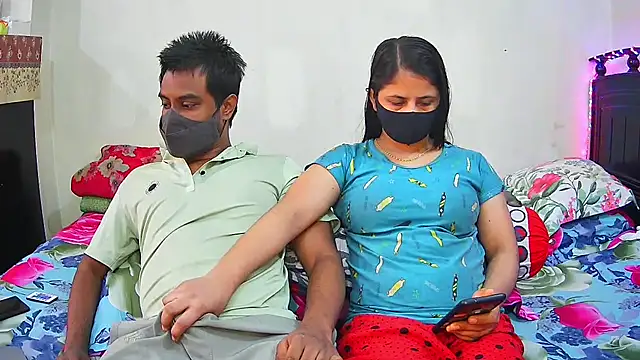 Hot Nila online show from December 3, 2025, 2:52 am