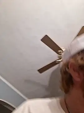 douchydan42 online show from October 18, 2025, 8:04 am