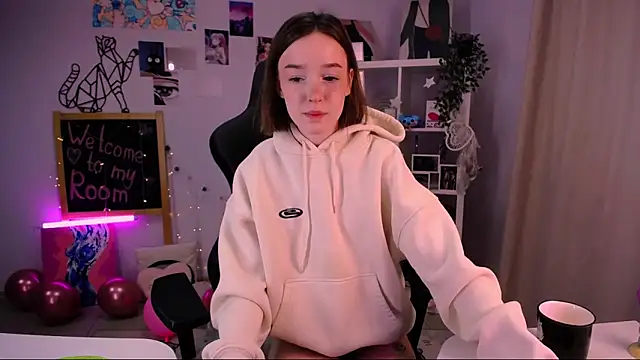 MiniSofy online show from February 15, 2025, 1:16 pm