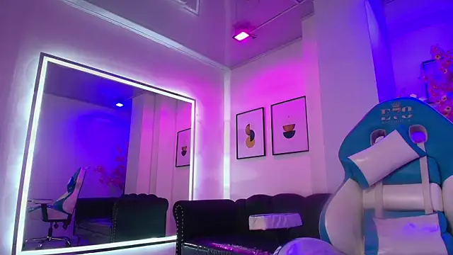 Arianna sweeet online show from April 22, 2026, 3:53 am