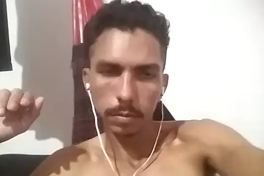 MagrinhoSaradoo online show from February 22, 2025, 1:02 pm