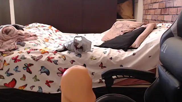 loirascorpio online show from March 24, 2026, 2:55 pm