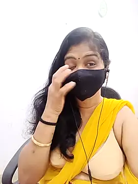 Snapshot of Lucky-Deepthi chatting on April 13, 2026, 9:09 pm Lucky-Deepthi online show from April 13, 2026, 9:09 pm