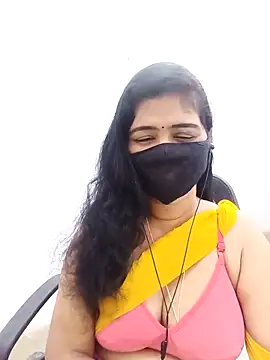 Snapshot of Lucky-Deepthi chatting on April 25, 2026, 11:46 pm Lucky-Deepthi online show from April 25, 2026, 11:46 pm
