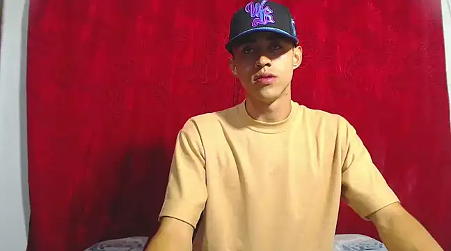 Snapshot of Cris_steban1 chatting on January 7, 2025, 4:39 am Cris steban1 online show from January 7, 2025, 4:39 am