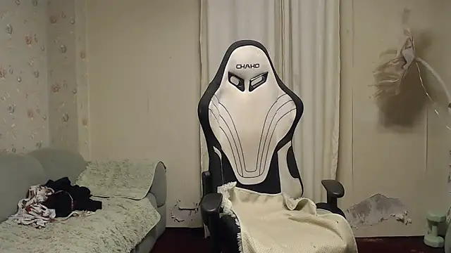 rama banshi2412 online show from April 13, 2026, 9:53 pm