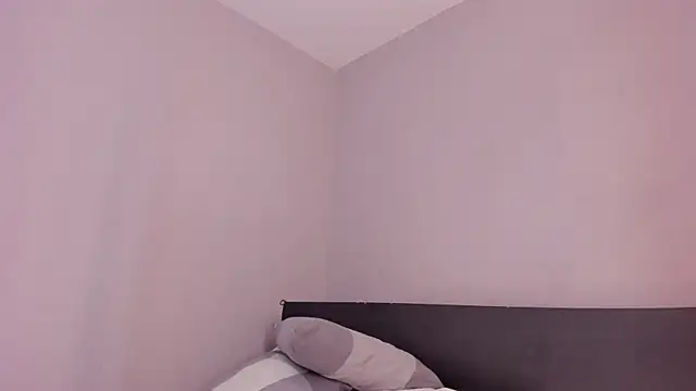 sara  jones gh online show from November 7, 2025, 5:02 pm