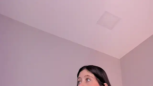 sara  jones gh online show from November 25, 2025, 11:43 am