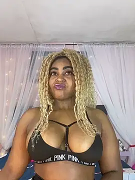 Snapshot of Aliana_Ross chatting on February 11, 2025, 10:39 pm Aliana Ross online show from February 11, 2025, 10:39 pm