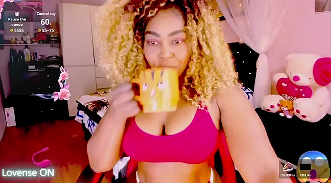 Snapshot of Aliana_Ross chatting on March 10, 2025, 8:59 am Aliana Ross online show from March 10, 2025, 8:59 am