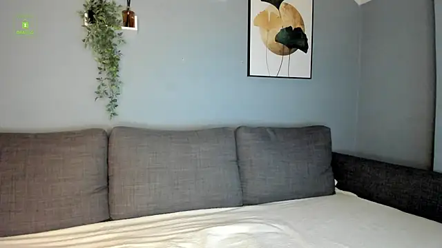 Stephany Richardz online show from March 27, 2026, 6:19 am