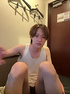 riku38777 online show from April 19, 2026, 1:32 pm