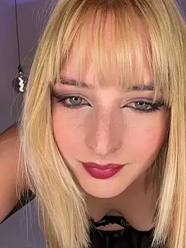 Blue Angell online show from December 3, 2025, 11:58 pm