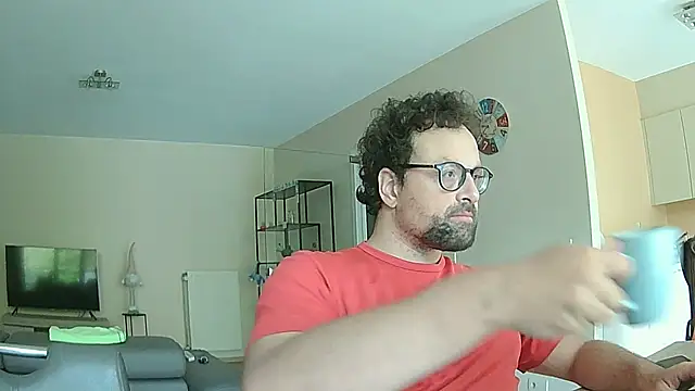 littlehairyman online show from September 10, 2025, 7:41 am