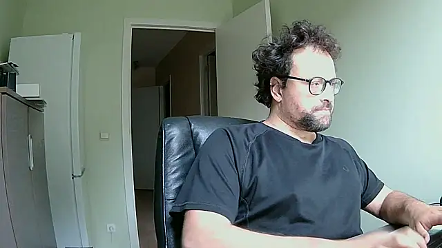 littlehairyman online show from September 30, 2025, 7:13 am