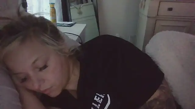 JennaLynn785 online show from January 26, 2025, 10:24 pm