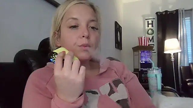 JennaLynn785 online show from February 3, 2025, 7:52 pm
