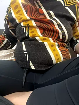 Red-Magic-25 online show from November 23, 2025, 6:57 am