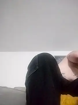 Snapshot of jayjay198080 chatting on March 20, 2025, 6:41 am jayjay198080 online show from March 20, 2025, 6:41 am