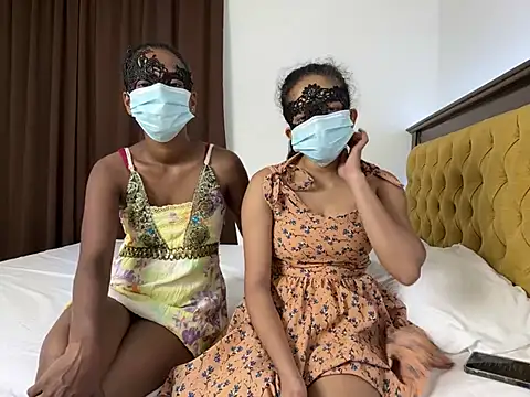 Snapshot of Tatoo_girl chatting on March 9, 2025, 8:40 am Tatoo girl online show from March 9, 2025, 8:40 am