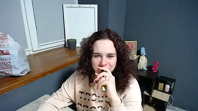 mini girly online show from January 27, 2025, 11:22 am