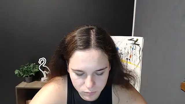 mini girly online show from September 26, 2025, 1:15 pm