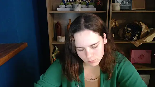 mini girly online show from October 23, 2025, 1:54 pm