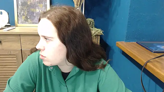 mini girly online show from November 7, 2025, 11:21 am