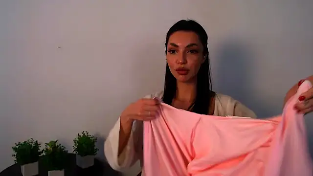 Lexi Jous online show from May 25, 2026, 10:32 am