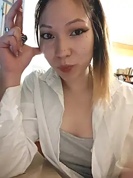 Snapshot of LoveFoxyQueen chatting on May 22, 2026, 5:07 pm LoveFoxyQueen online show from May 22, 2026, 5:07 pm