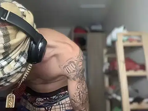 Snapshot of badboy366 chatting on March 1, 2026, 9:44 am badboy366 online show from March 1, 2026, 9:44 am