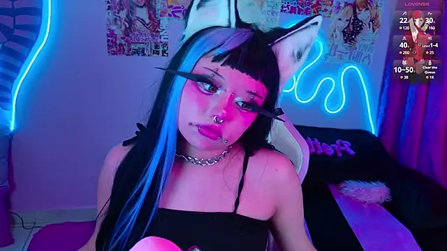 LaytonBox online show from February 17, 2025, 11:09 pm