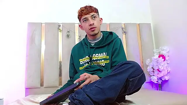 Axel tay online show from October 23, 2025, 3:28 am