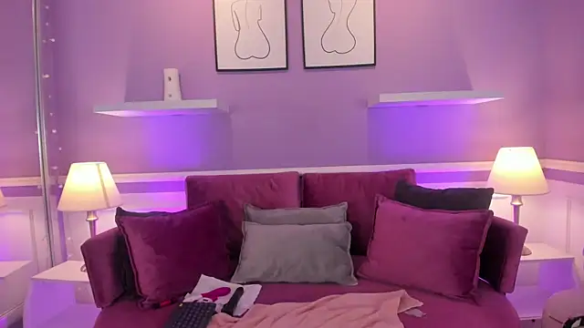 Emma Walkerr  online show from February 7, 2025, 10:09 pm