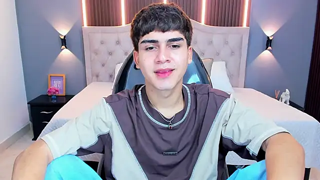 Snapshot of Tommy18__ chatting on June 21, 2026, 3:09 am Tommy18 online show from June 21, 2026, 3:09 am