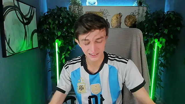 John Weasley online show from November 12, 2025, 11:54 am