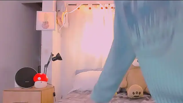 AllanYong18 online show from March 21, 2026, 8:19 am