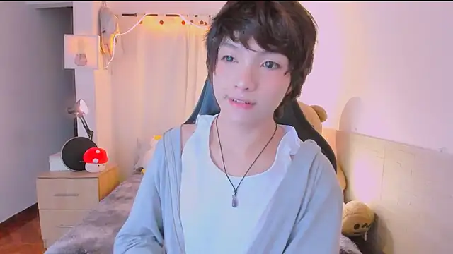 AllanYong18 online show from April 18, 2026, 10:41 am