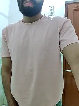 TOPMOON001 online show from October 21, 2025, 7:36 pm