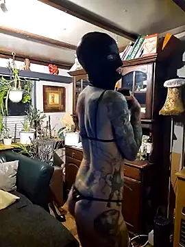 Snapshot of MissParadise40 chatting on January 7, 2025, 11:14 pm MissParadise40 online show from January 7, 2025, 11:14 pm