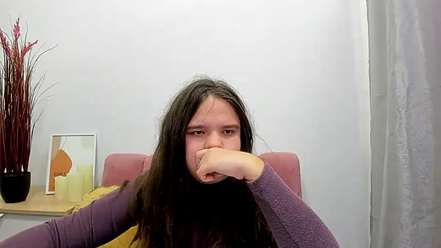 AdeleCruz online show from January 13, 2025, 4:08 pm