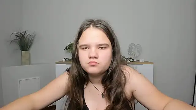 AdeleCruz online show from January 20, 2025, 4:23 pm