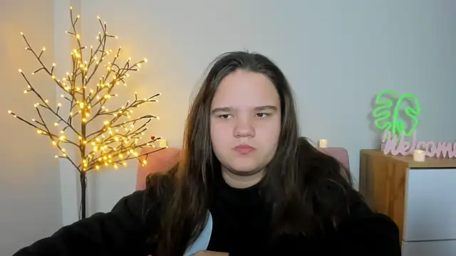 AdeleCruz online show from February 20, 2025, 1:08 pm