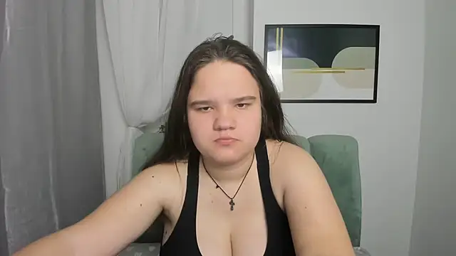 AdeleCruz online show from March 6, 2025, 1:03 pm