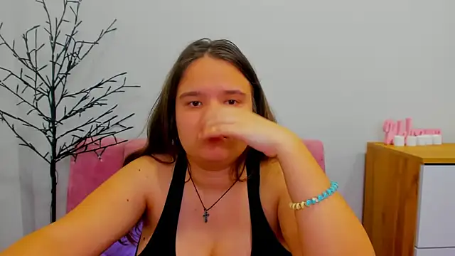 AdeleCruz online show from March 17, 2025, 4:43 pm