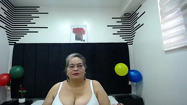 Snapshot of VickyBoobss chatting on October 29, 2025, 12:40 pm VickyBoobss online show from October 29, 2025, 12:40 pm