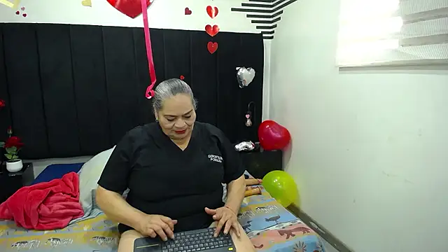 Snapshot of VickyBoobss chatting on February 20, 2026, 7:25 pm VickyBoobss online show from February 20, 2026, 7:25 pm